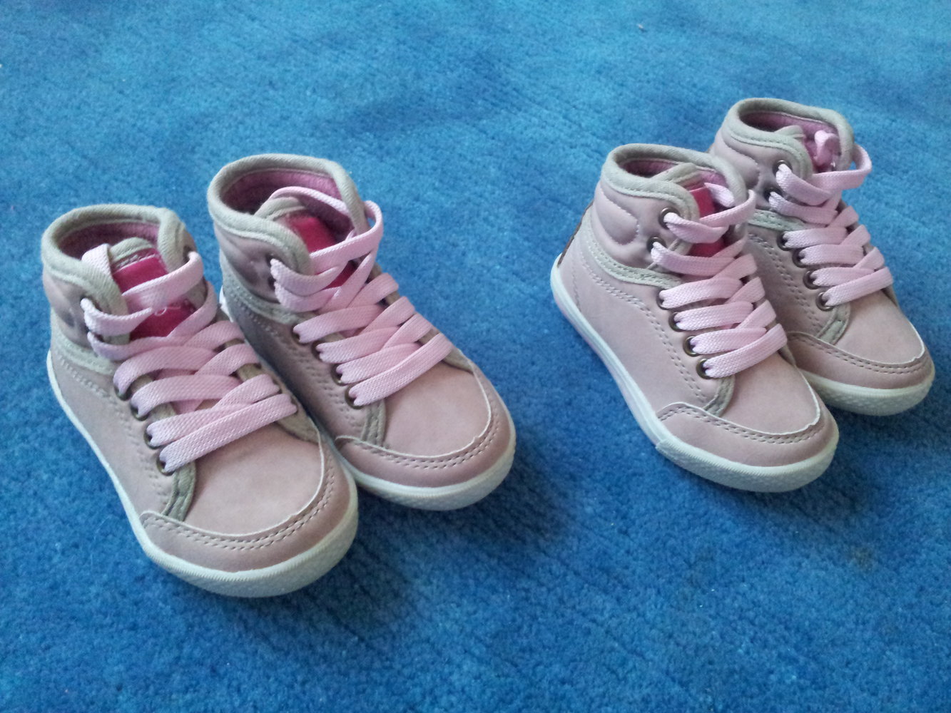 2x Kinderschuhe NEU(Zwillinge) Gr.21