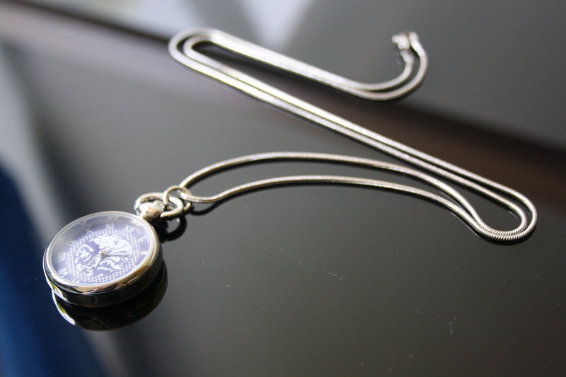 Kette mit Uhr-Anhänger