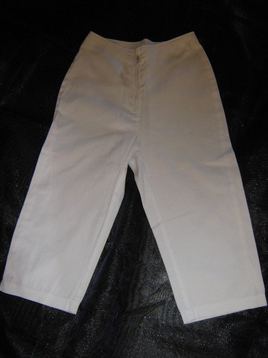 NEUw Sexy modern, stylische DESIGNER High Waist Capri Hose Gr. 34/ XS, weiß