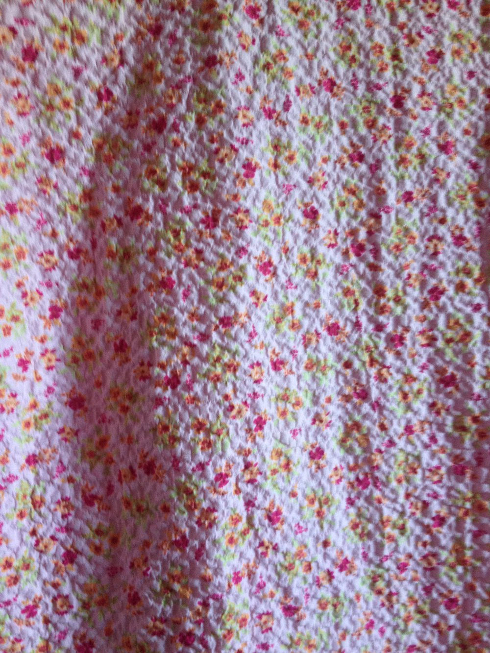 pinke Bluse mit Blumenmuster