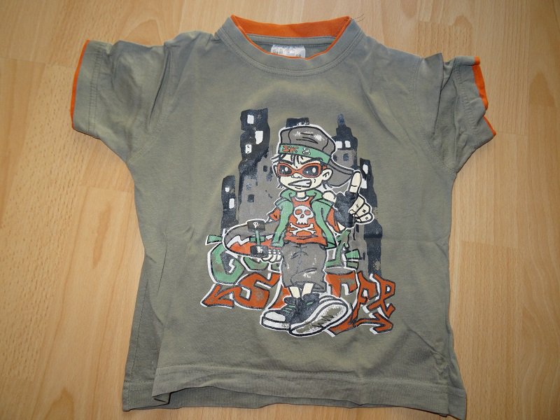 Cooles T - Shirt Gr. 98 khaki