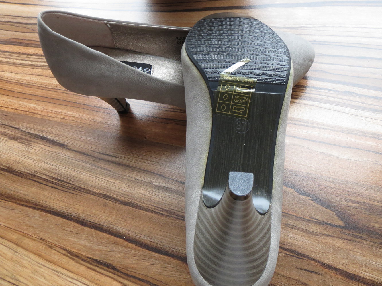 Pumps, Gr.37, grau-beige