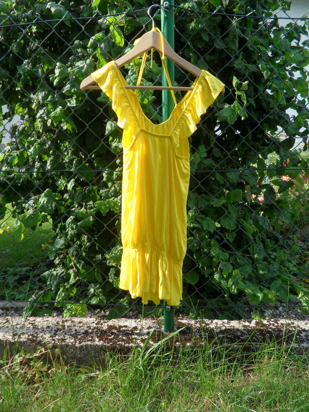 Sommerliches gelbes Top