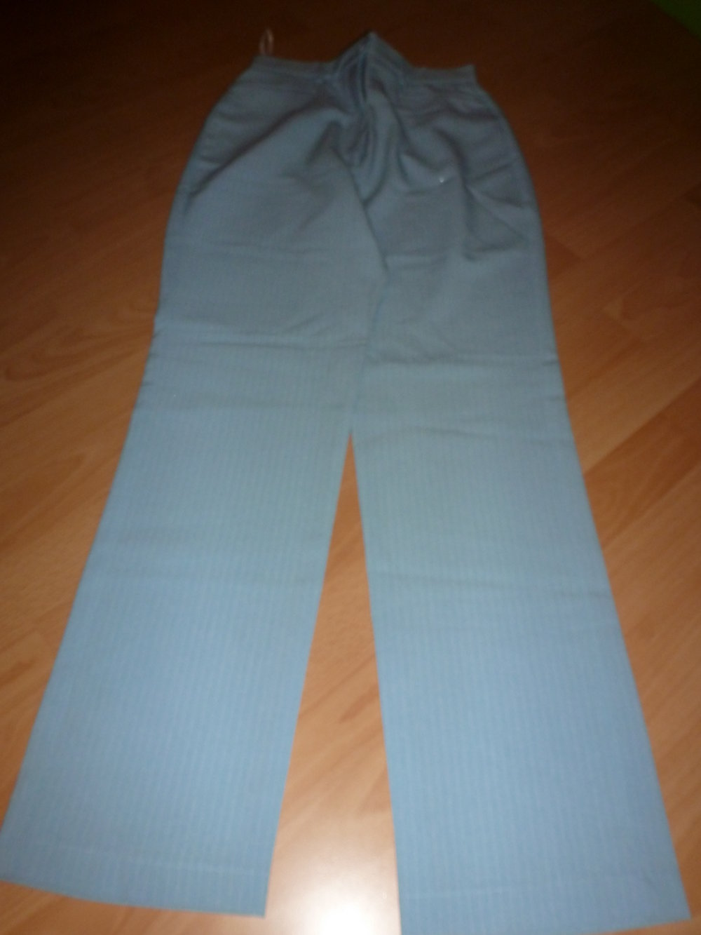Hellblaue Nadelstreifenhose Gr. 36