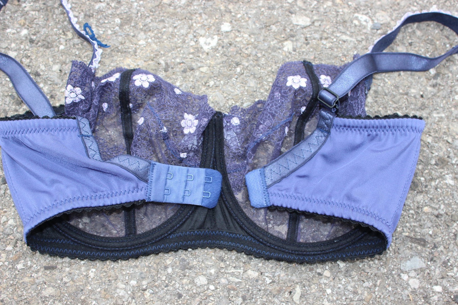 dunkellila-flieder BH, Ewa Michalak, Größe 65G, gefittete Größe