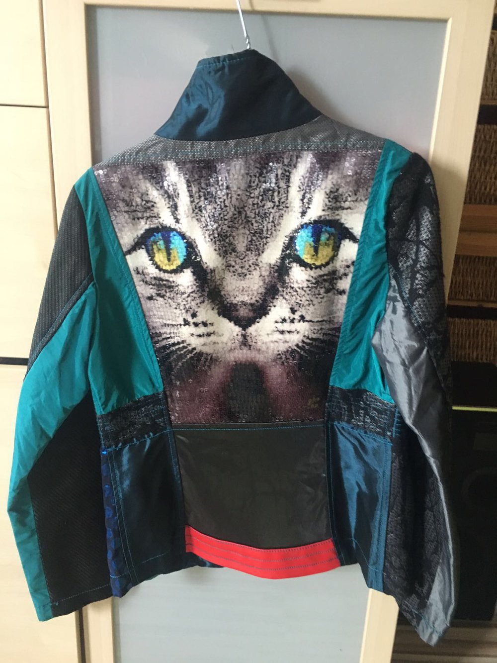 Desigual Jacke Übergangsjacke Pailletten Katze