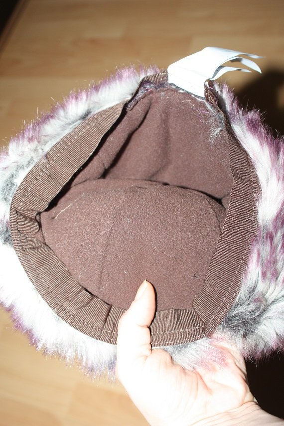 Schöne Fake Fell Mütze mit Ohrenwärmern und Bommeln für Mädchen Gr. 51