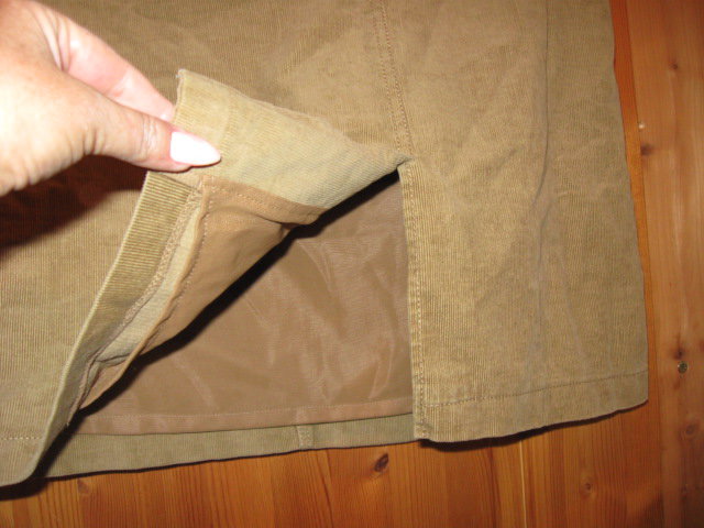 *** Schlichter Kordrock ***