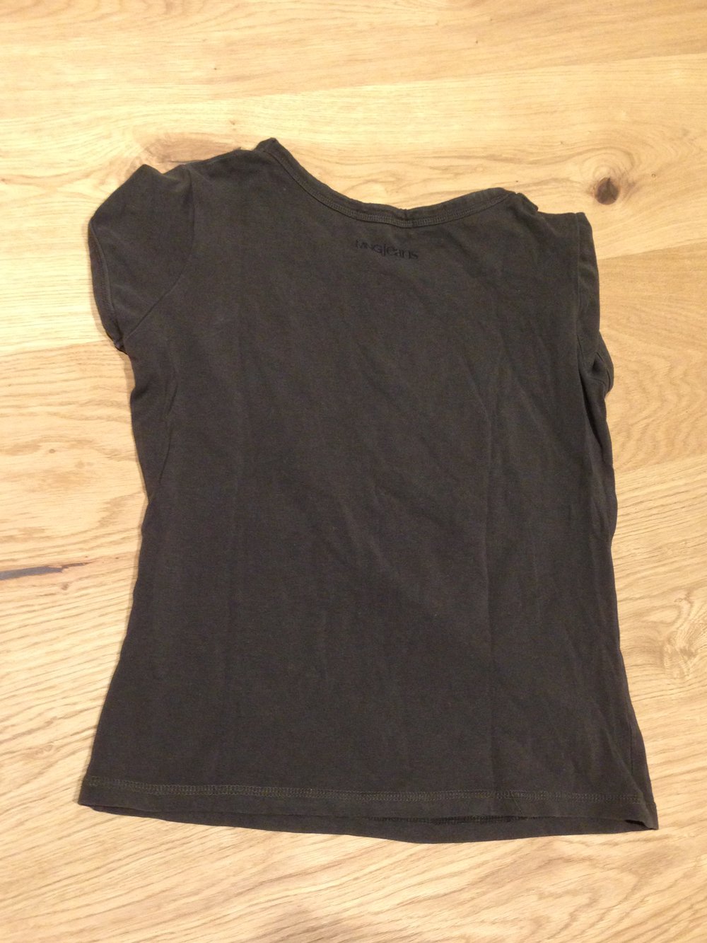 T- Shirt, dunkelgrün mit Samtaufdruck 