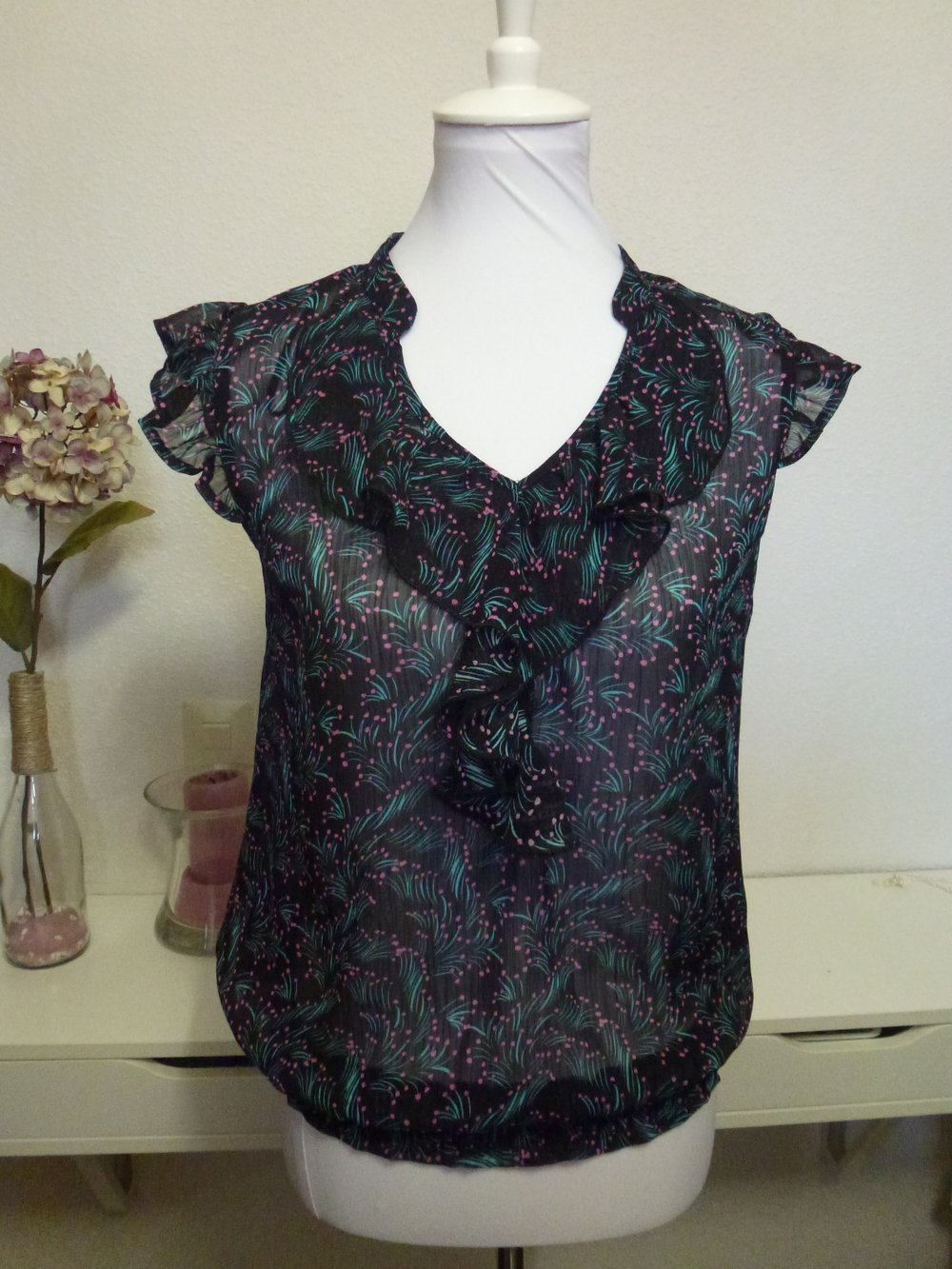 Schöne elegante Kurzarmbluse in Gr. 34