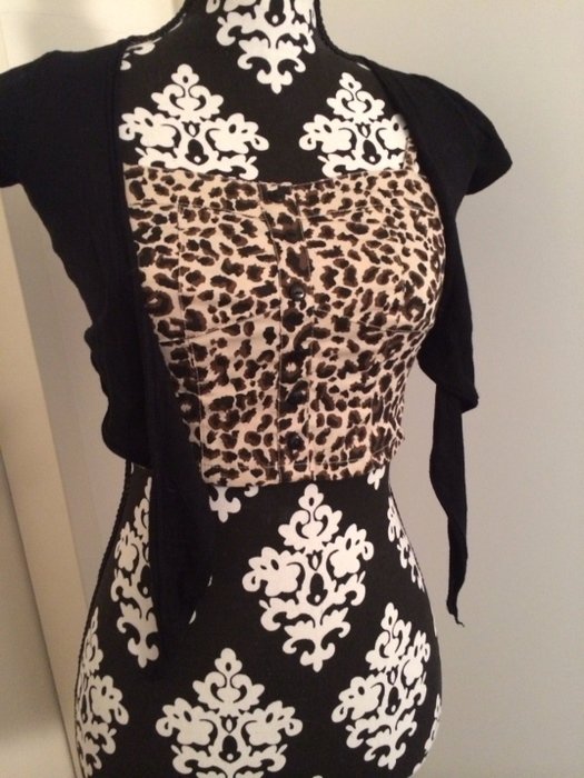 schwarzer Bolero kurzärmlig zum Binden