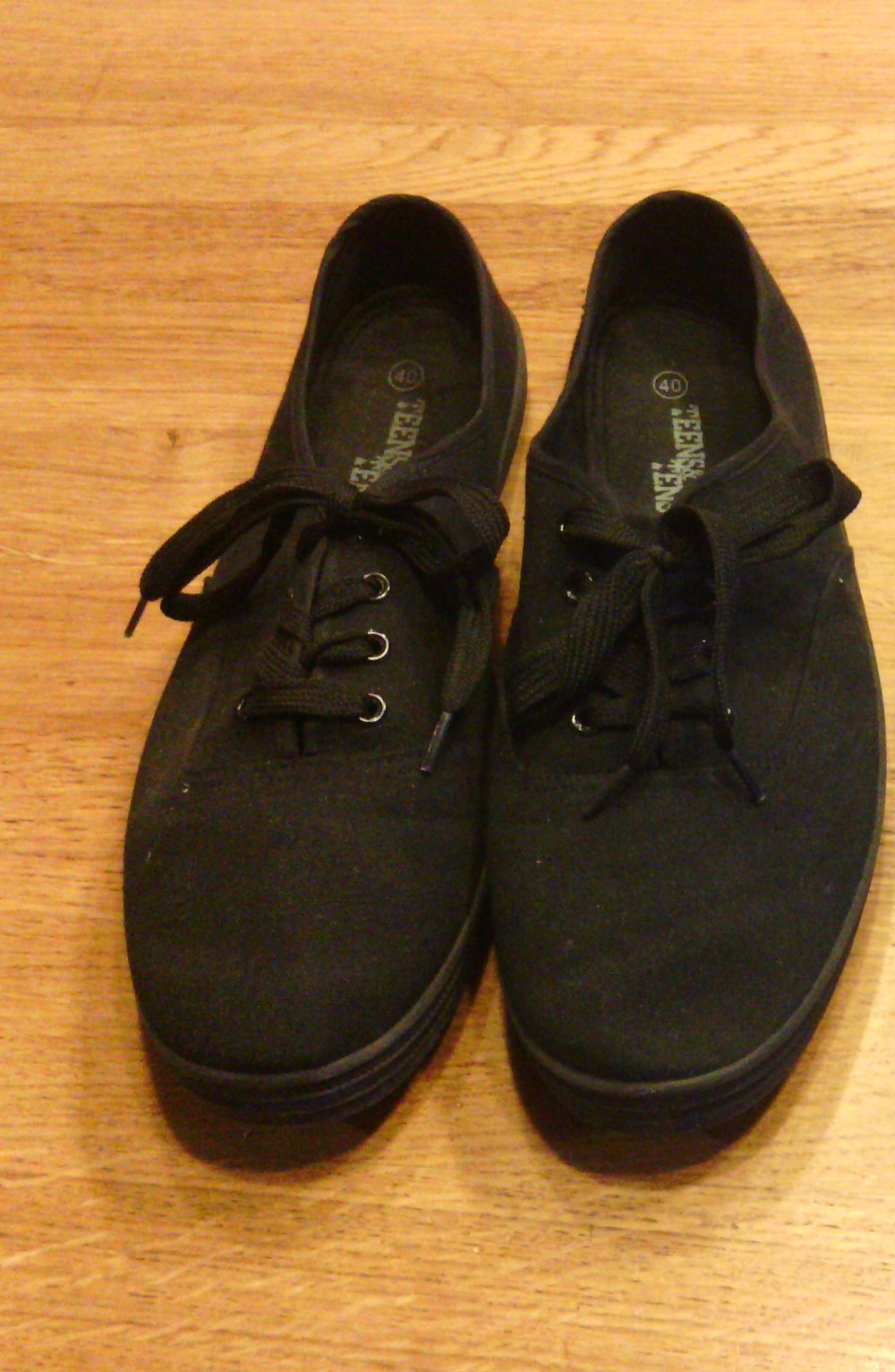 schwarze Stoffschuhe, Größe 41