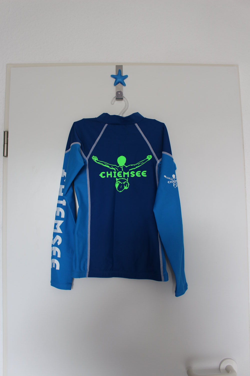 418. Neues Schwimm-/Surf  T-Shirt UV-Schutz von Chiemsee, Gr. 140