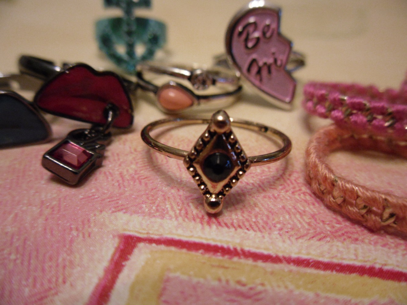 Verschiedene Modeschmuckringe