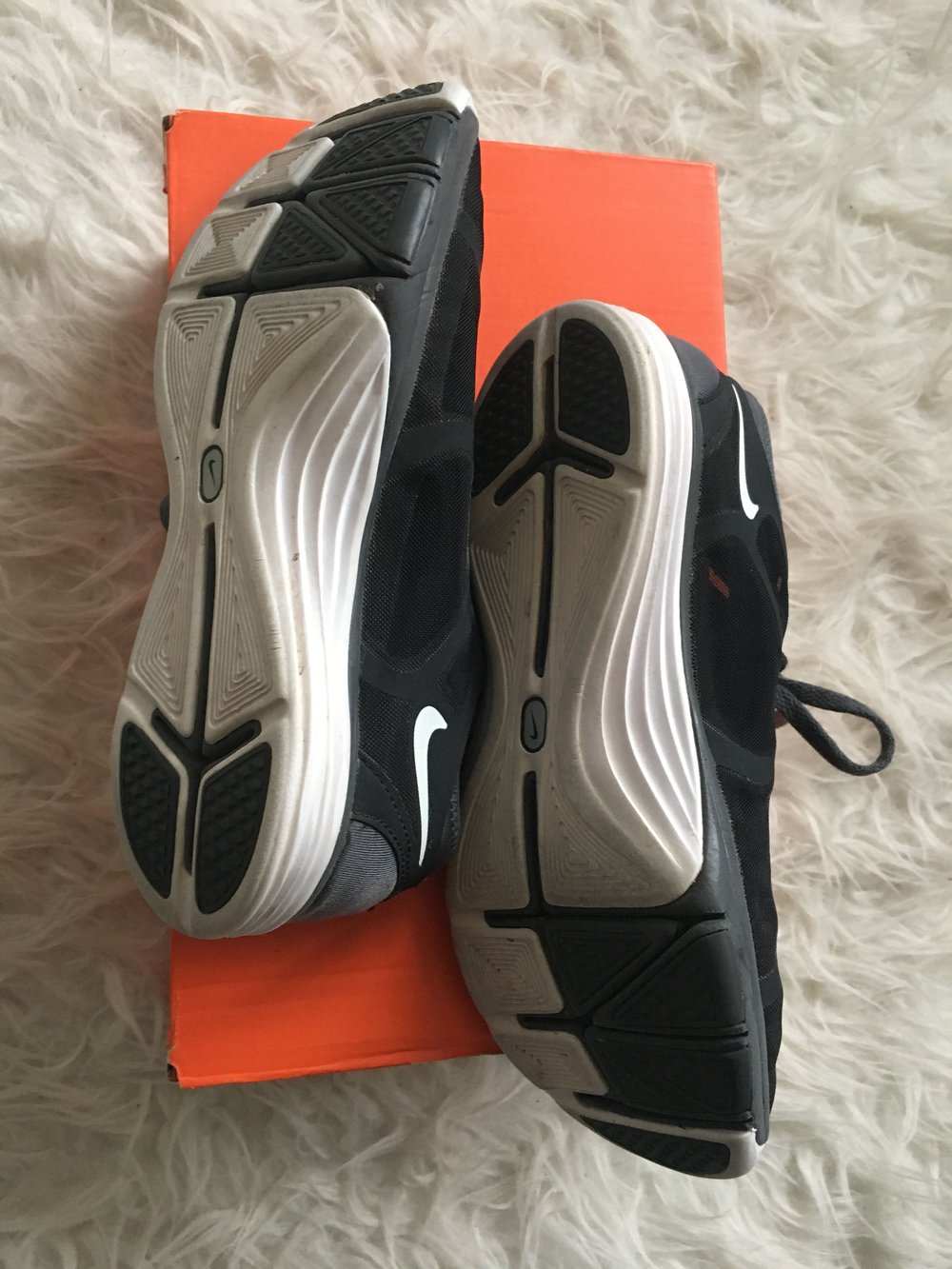 Nike Sportschuhe - Gr. 37,5