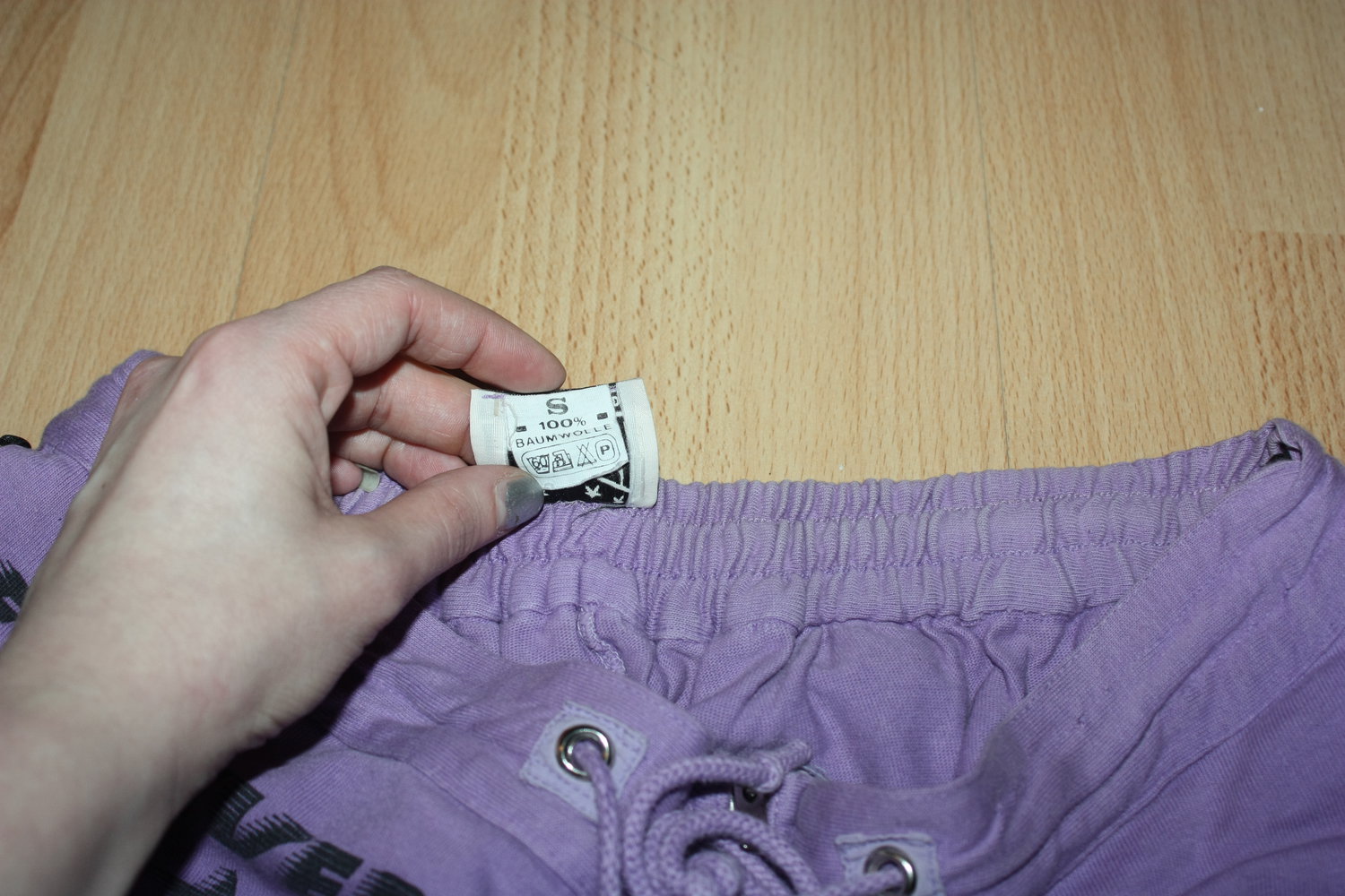 Schwarz lila Sporthose, 7/8 Bein, Gr. S, 100% Baumwolle