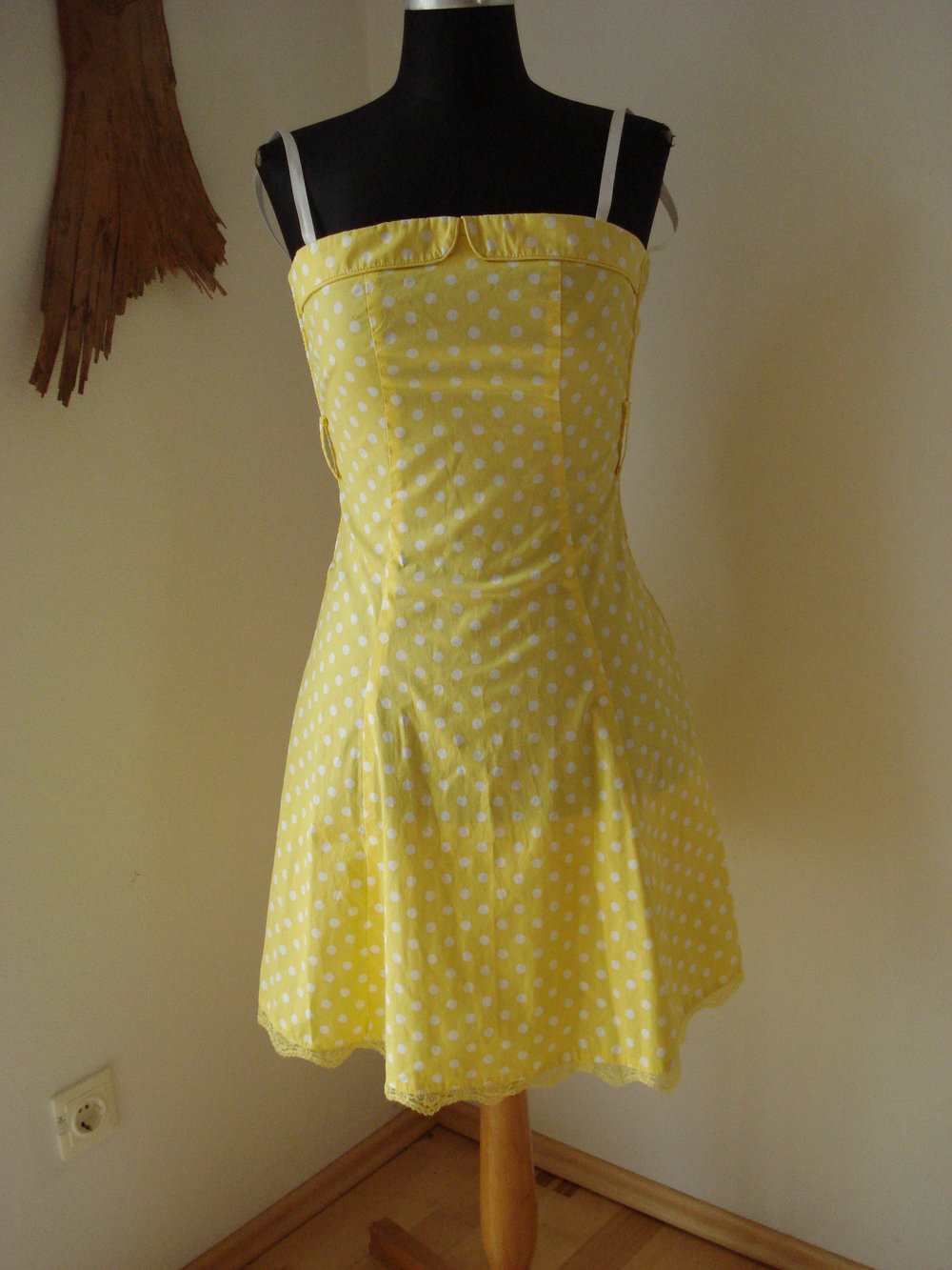 gelbes Kleid von Amisu (New Yorker)