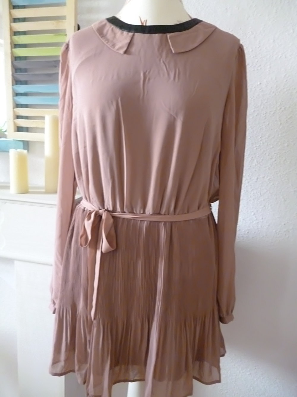 Plissee Kunstlederkragen Chiffonkleid 42