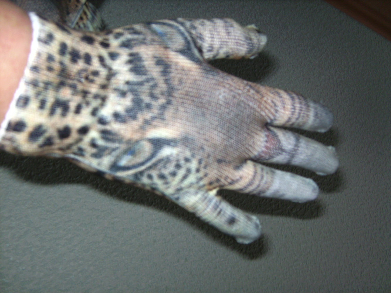 Handzahmer Tiger: Handschuh im Jaguar Tigerlook neu und ungetragen, Tigerlady Accessoire Tatoo-Look. Fotoprint , Drive
