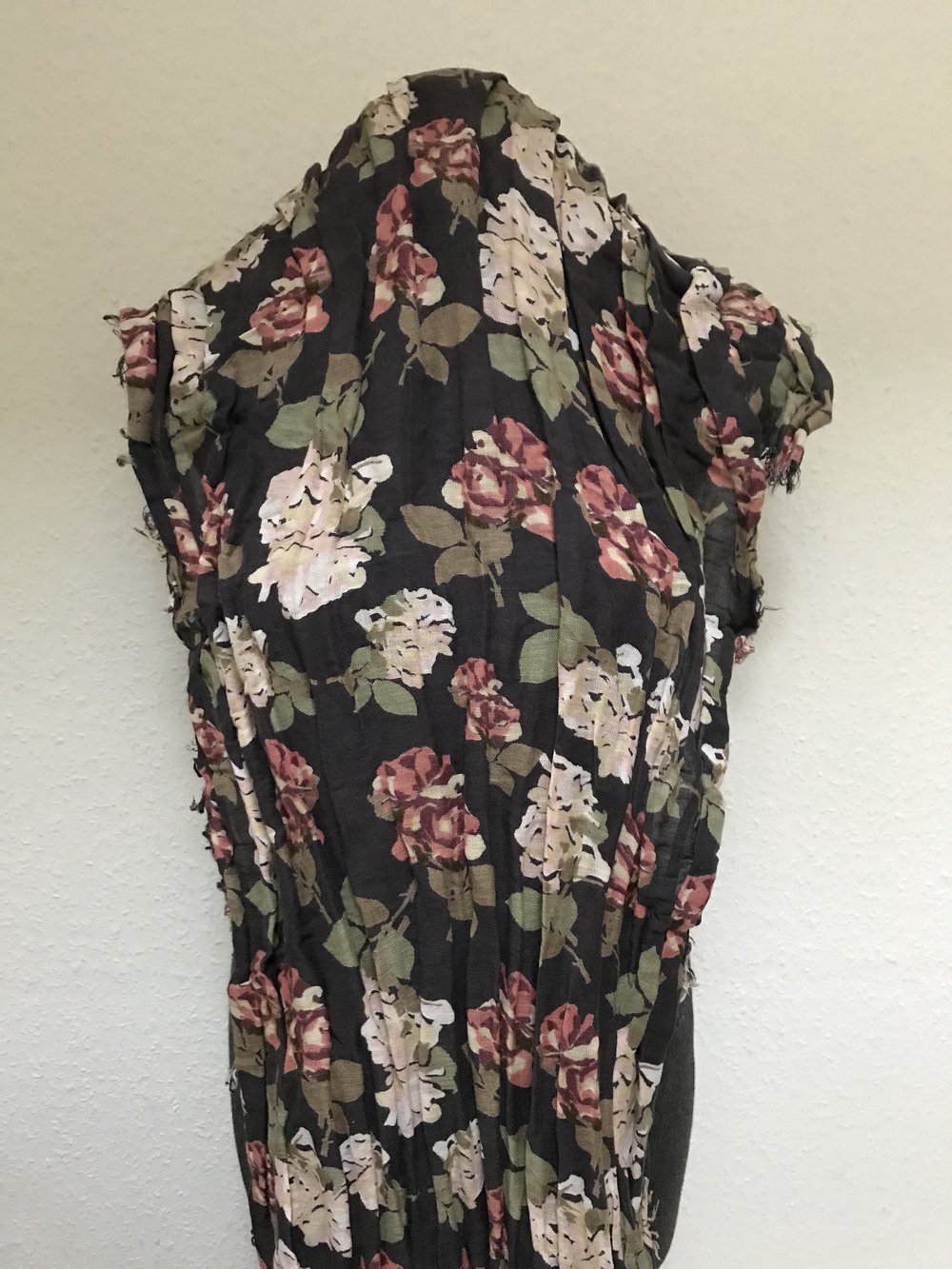 Halstuch mit Blumenmuster 