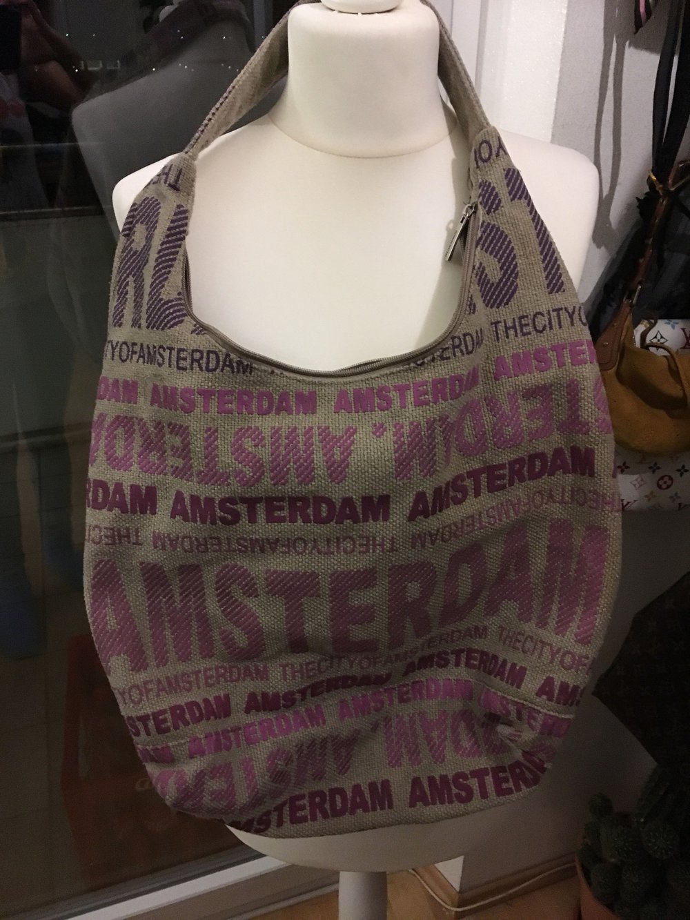 Robin Ruth Tasche Amsterdam 