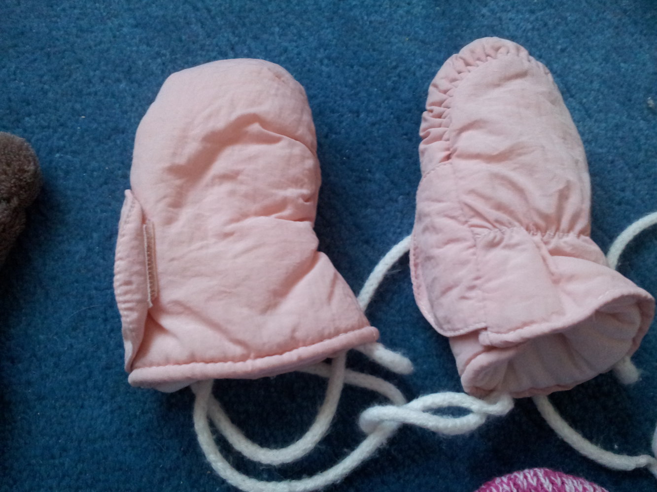 hellrosa Handschuhe Fäustlinge gefüttert