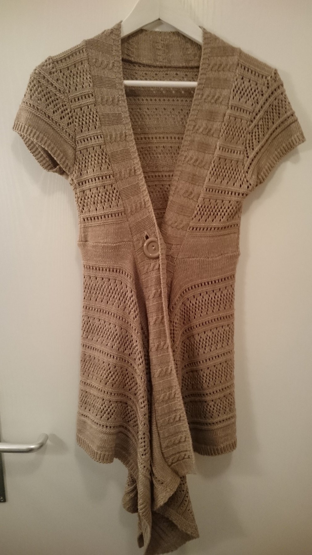 Kurzärmliges, braunes Jäckchen (nie getragen!)