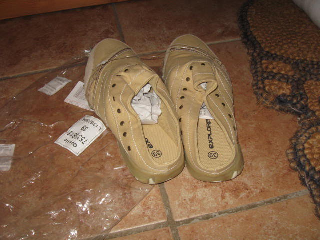 *** Neue Schlappen mit Nieten ***