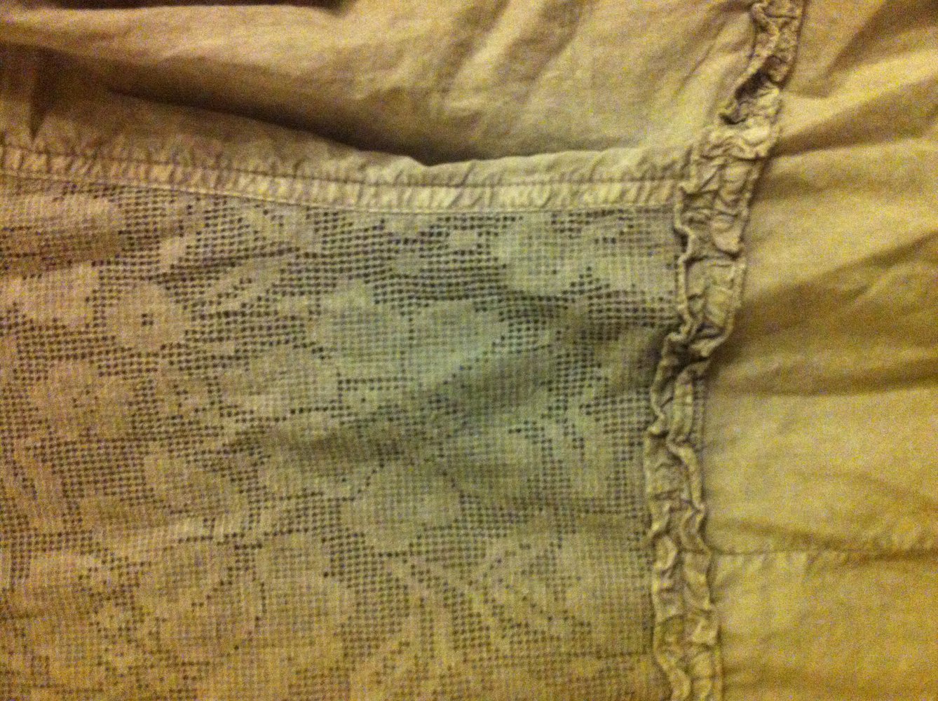 Neue graue Bluse mit Spitze