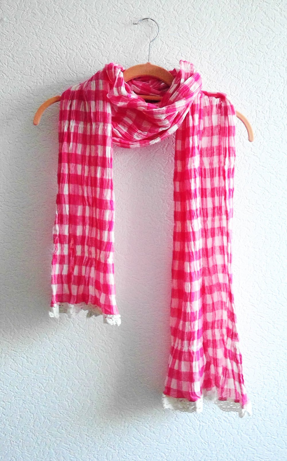 Schal mit Karomuster in Pink