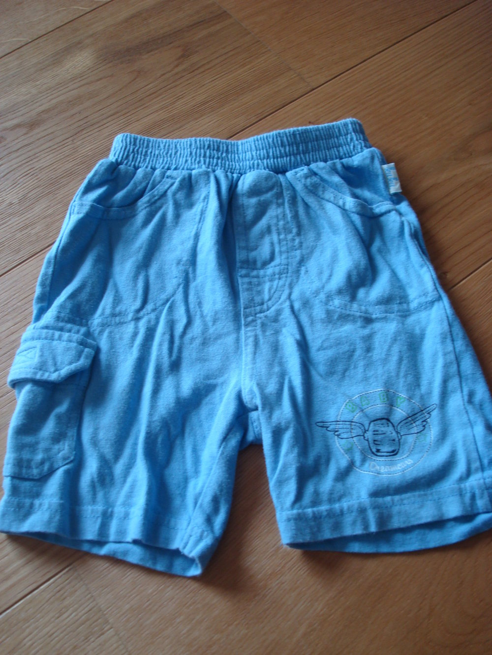 süße kurze Hose für Jungen