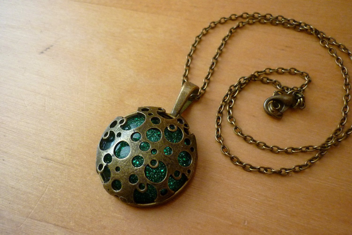 Kette Steampunk Gothic Goa Grün Hole Muster Löcher bronze vintage Ethno glitzer