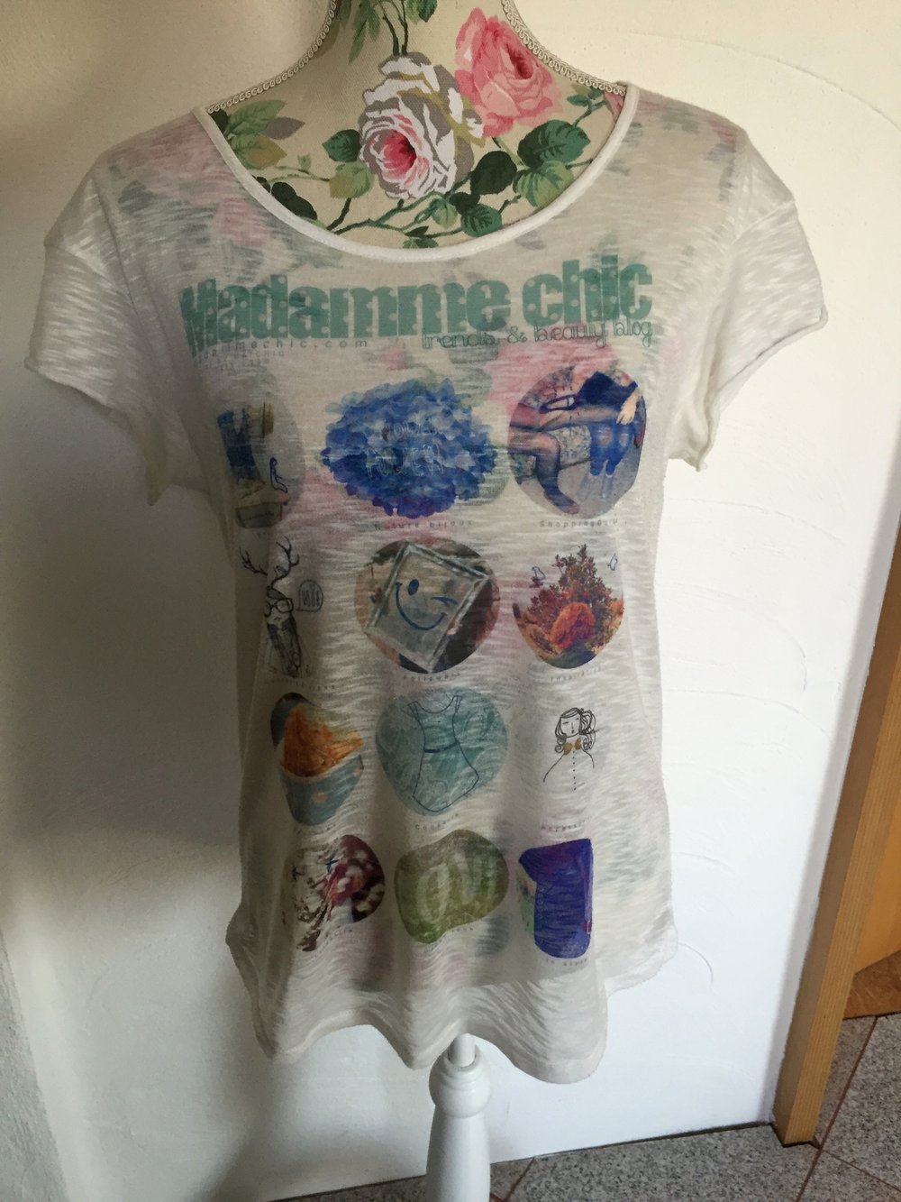 Madamme chic  T-Shirt