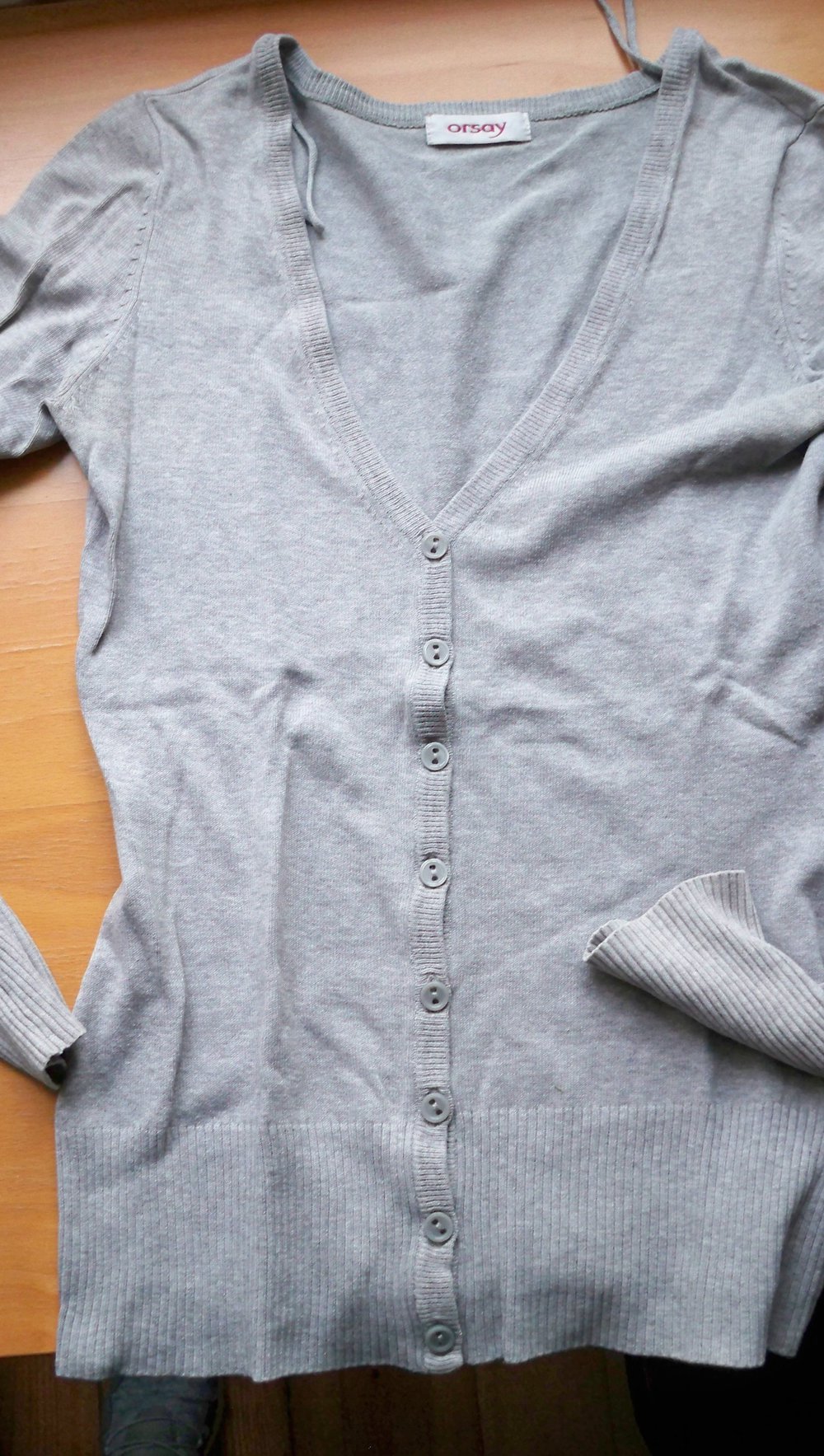 Grauer Cardigan von Orsay !