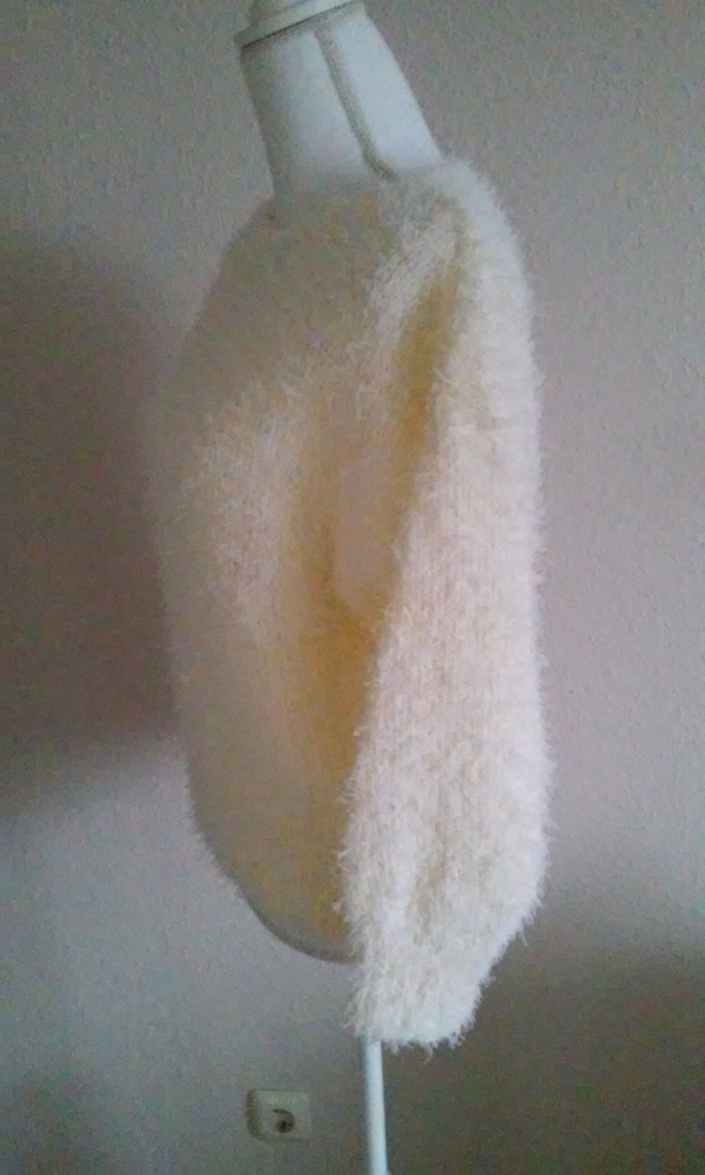 Handarbeit Pullover Pulli Strickpullover handgestrickt Gr.38 in vanille  neu!