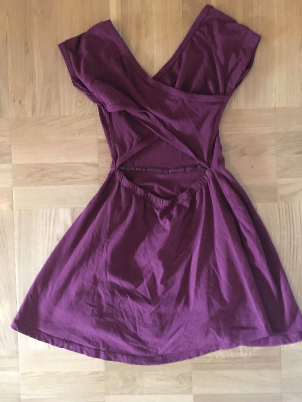 Sommer Kleid mit Rückenausschnitt