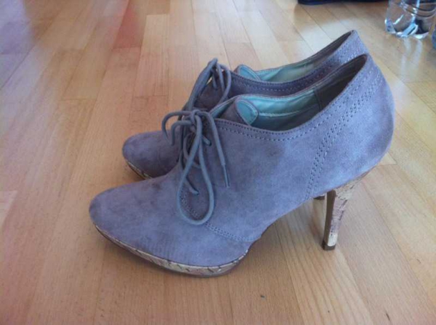 Beige Stiefeletten zum binden