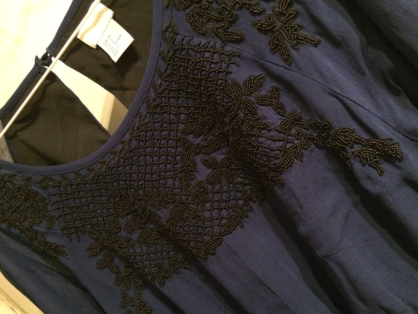 perlenbesticktes mehrlagiges Kleid 