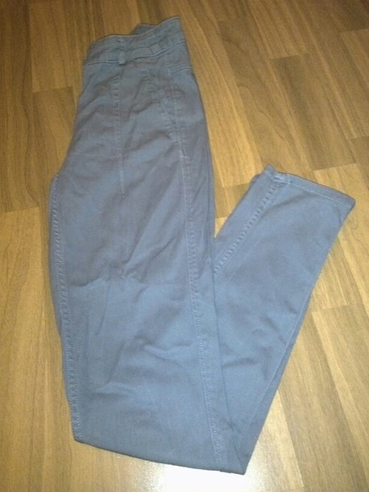 Graue Röhrenhose von H&M