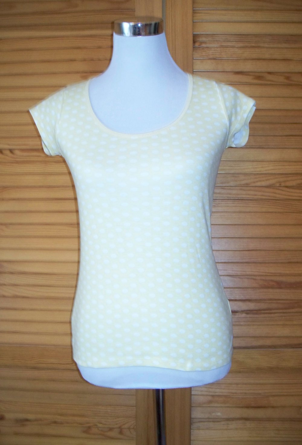 MELROSE// T-Shirt in hellgelb mit weißen Punkten/ Polka dots