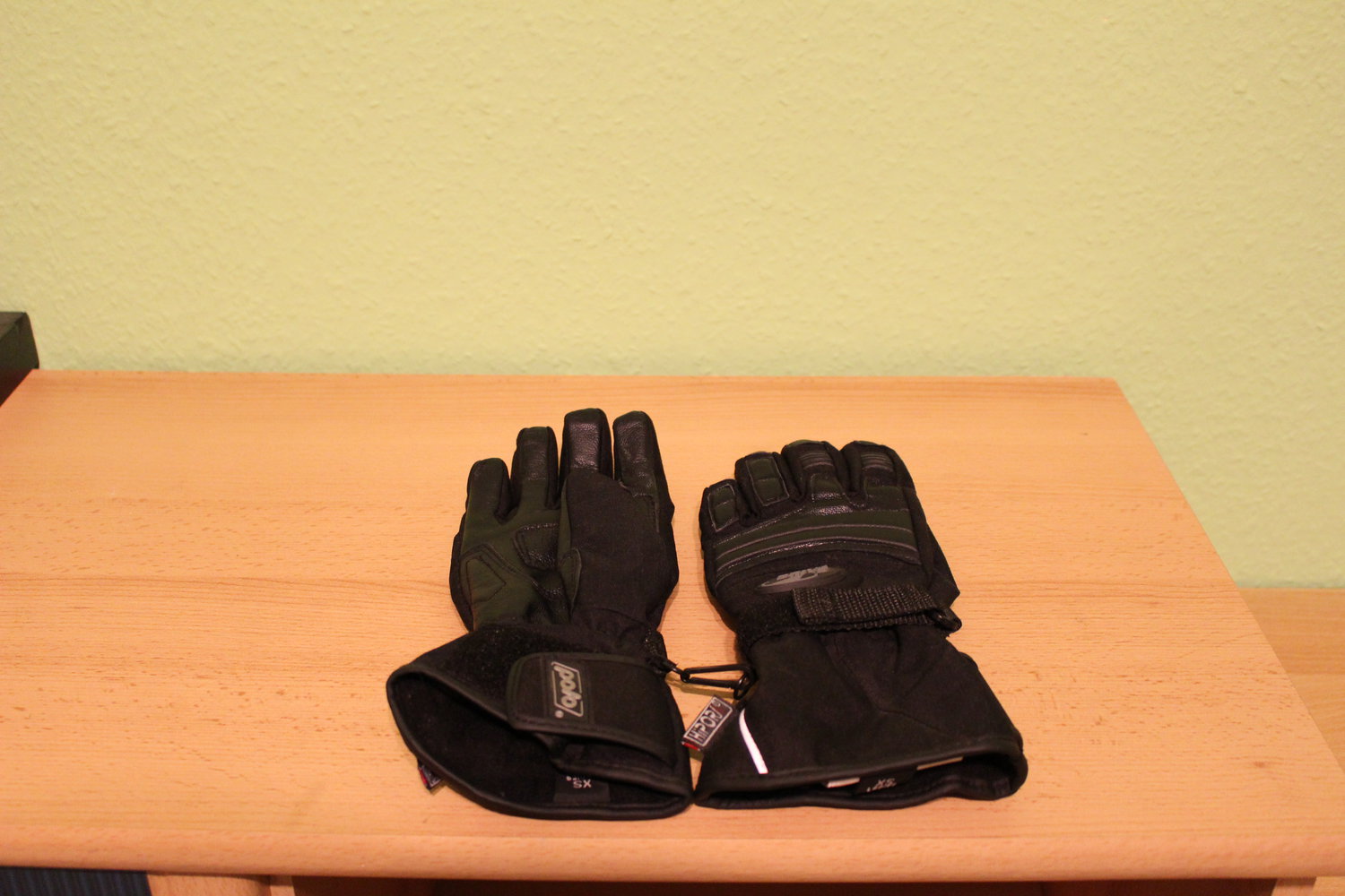 207. Neue Motorradhandschuhe für Damen von Hipora, Gr. XS/7