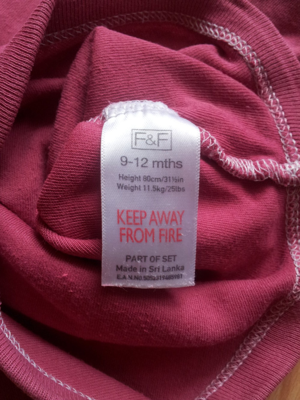 Body weinrot Gr. 80 ohne Ärmel