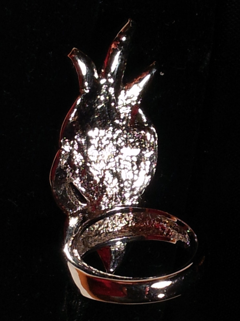 silberfarbener Fingerring mit transparenten Strass Steinen