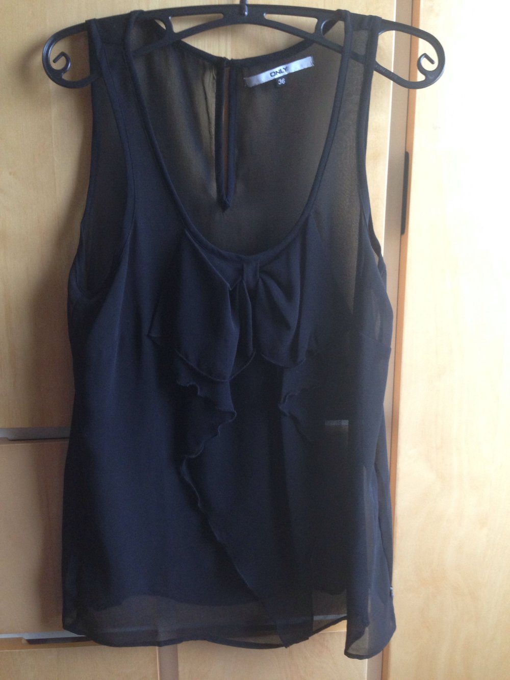 Only Top mit Schleife