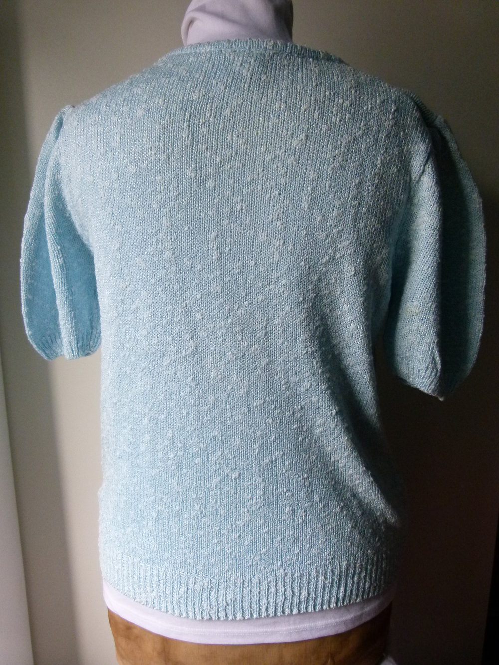 Strick Pulli mit Schmetterlingsapplikationen & kurzen Puffärmeln, hellblau pastell, Boho Retro Vintage Mori Hippie Elfen