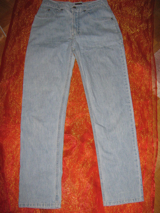 NEU Klassische Jeans Hose für große Damen ''HIS'' Gr. 38- 31/ S, himmel- hellblau