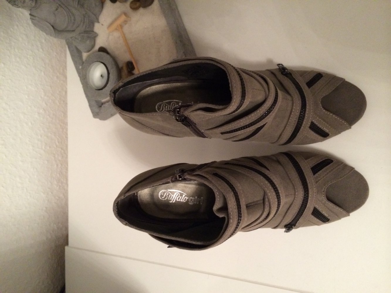 Buffalo Girl ankle Boots Pumps grau