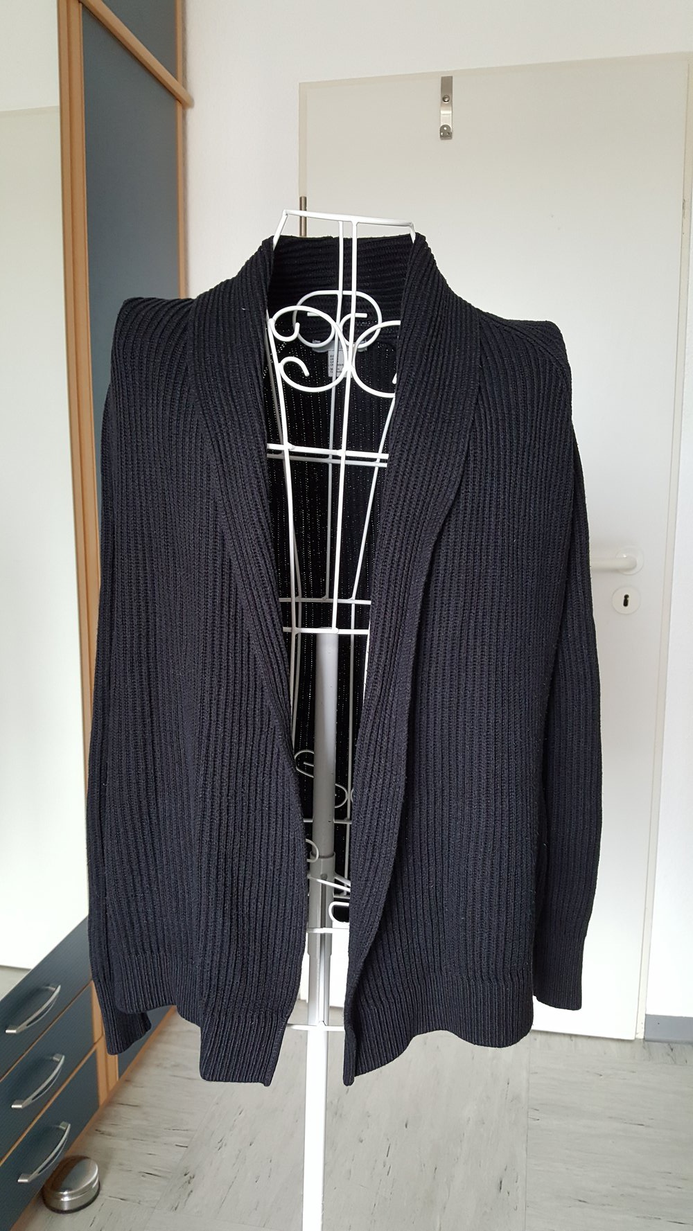 444. Strickcardigan von H&M, Gr. S, schwarz
