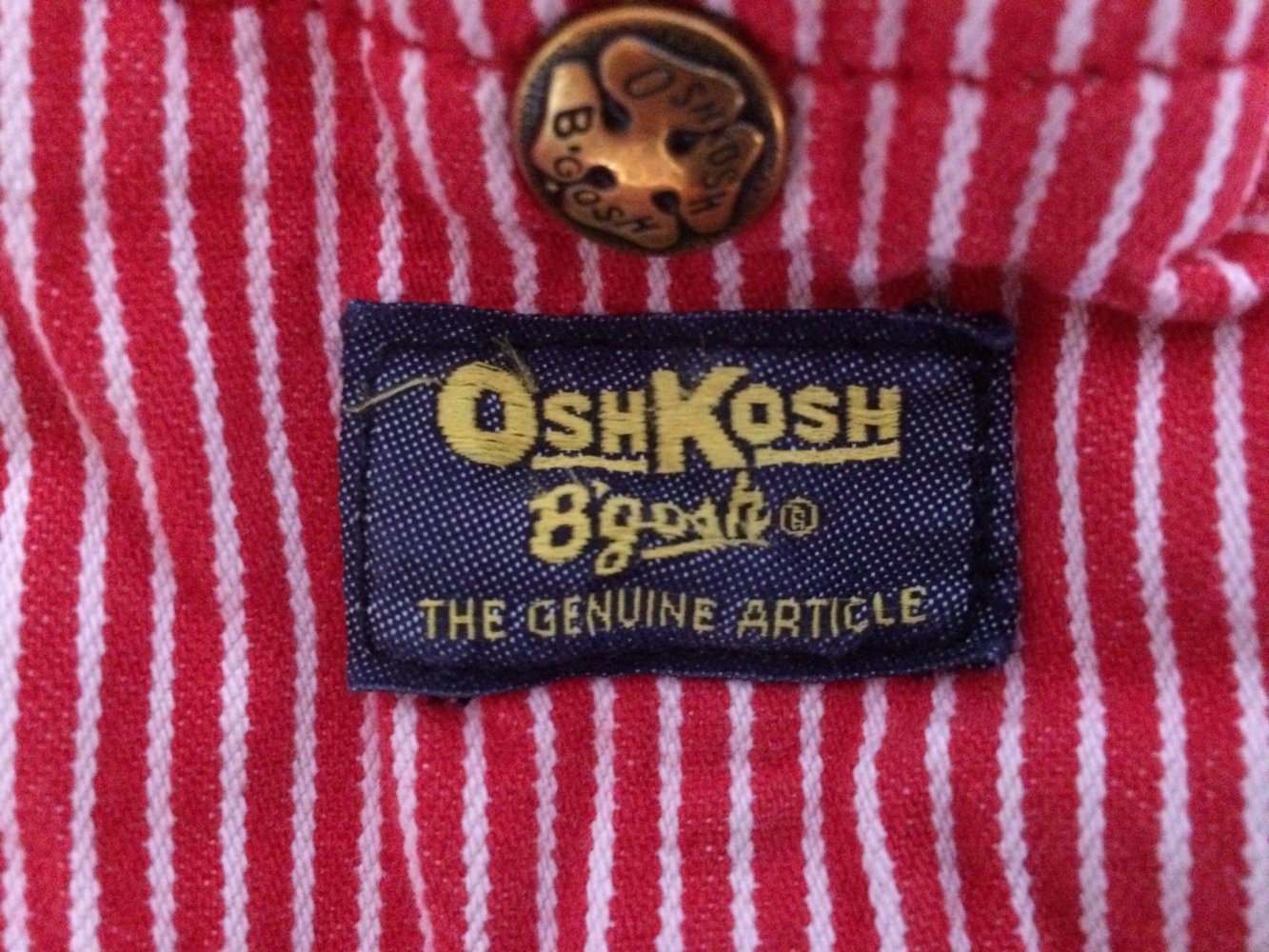 #OshKosh Latzhose Gr. 86 rot weiß 
