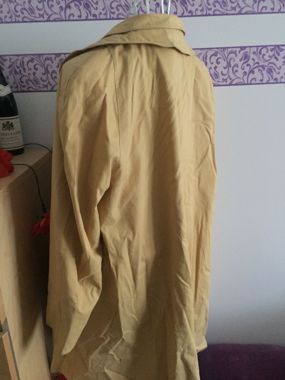 Senfgelber Trenchcoat